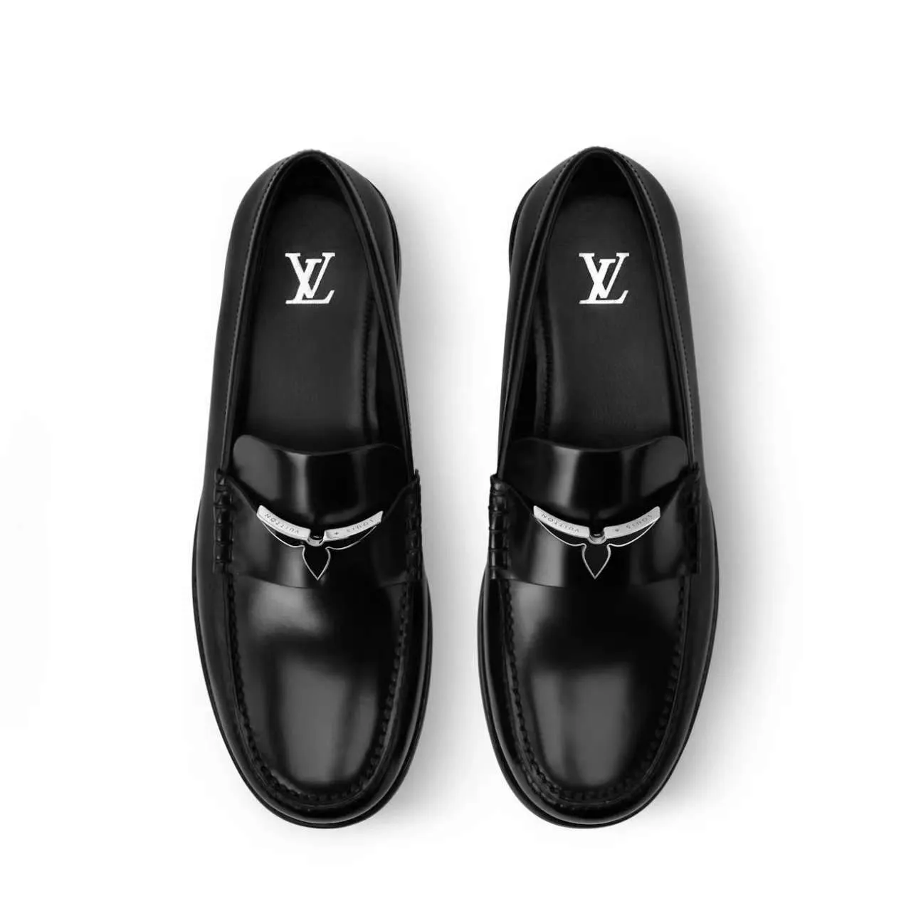Factory price 440 💰 Louis Vuitton LV ® 🆕 model 🔛Full shoe counter, first layer cowhide, 🐂leather lined casual shoes for men, super soft outsole, essential for driving. Counter synchronization, original first layer cowhide, completely 1:1 mold customization 🌹Top version, optional! Number: 38-45 (46. Customized)
